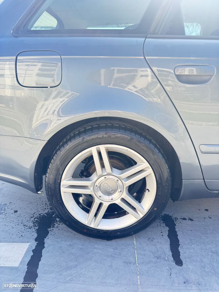 Audi A4 Avant 2.0 TDI DPF - 9