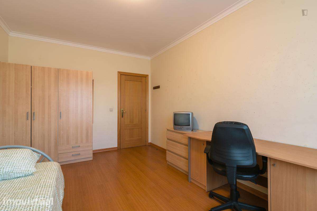 Quarto - localizado em Caparica Lisbon - Grande imagem: 2/33