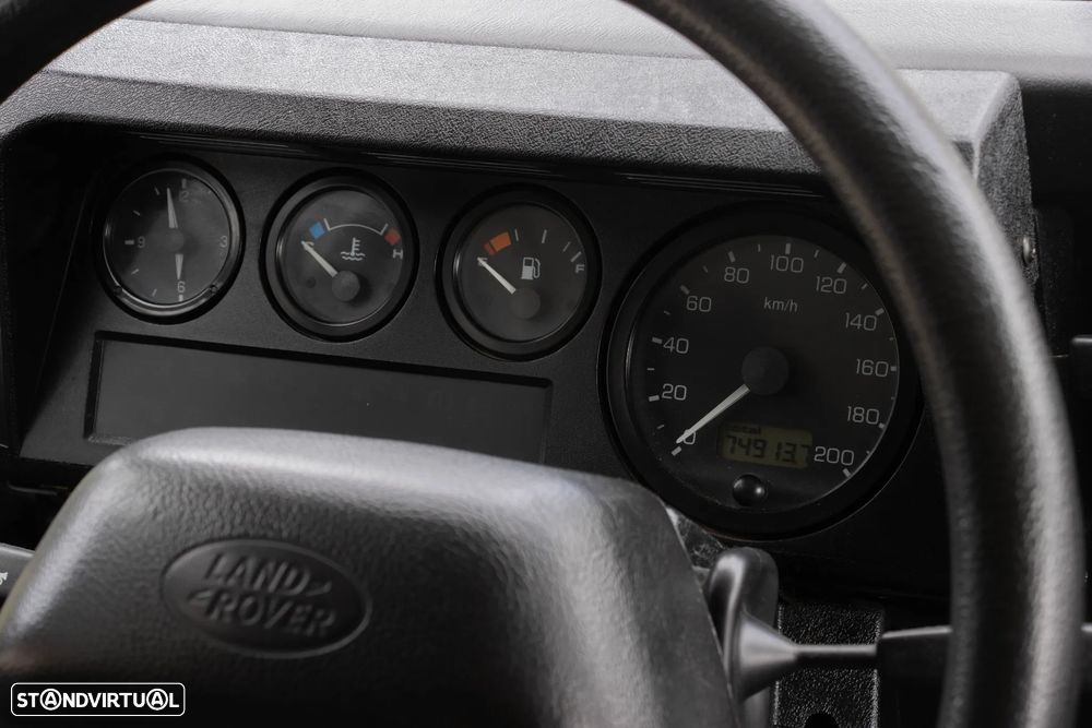 Land Rover Defender 110 2.5 Td5 E - 33