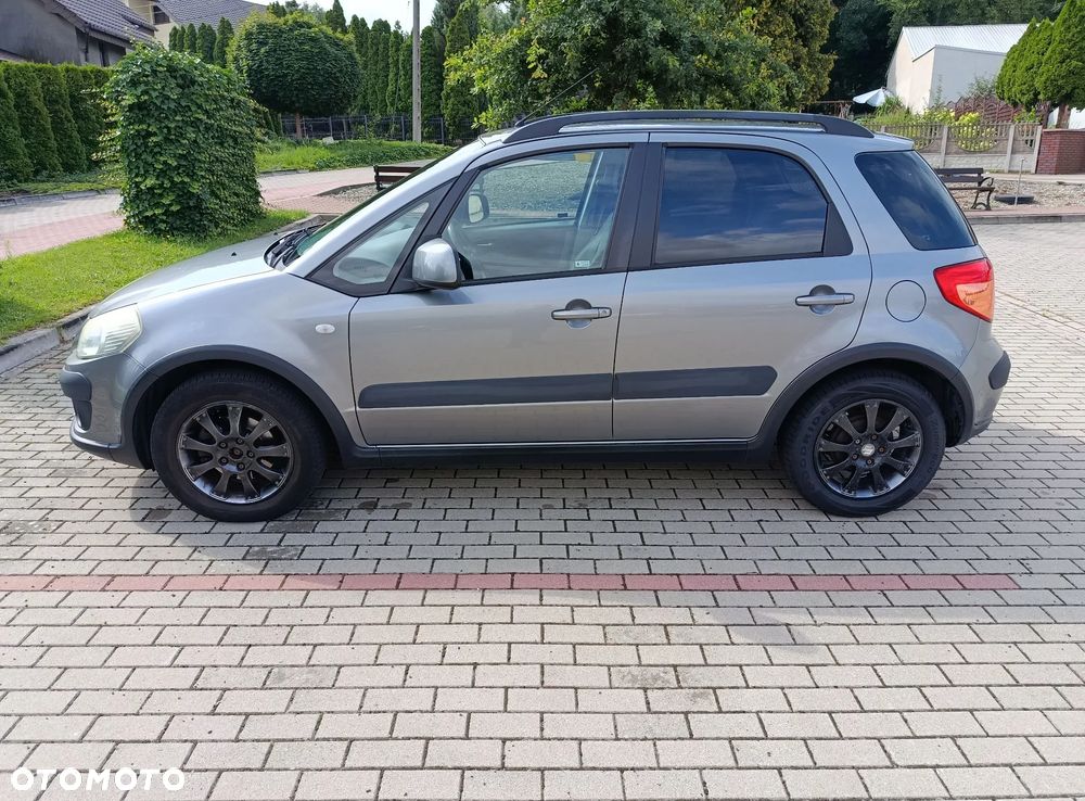 Suzuki SX4 1.6 VVT 4x2 Comfort Dance - 2