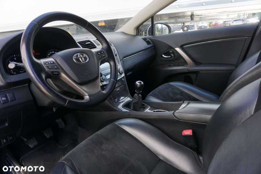 Toyota Avensis 2.2 D-4D Premium - 11