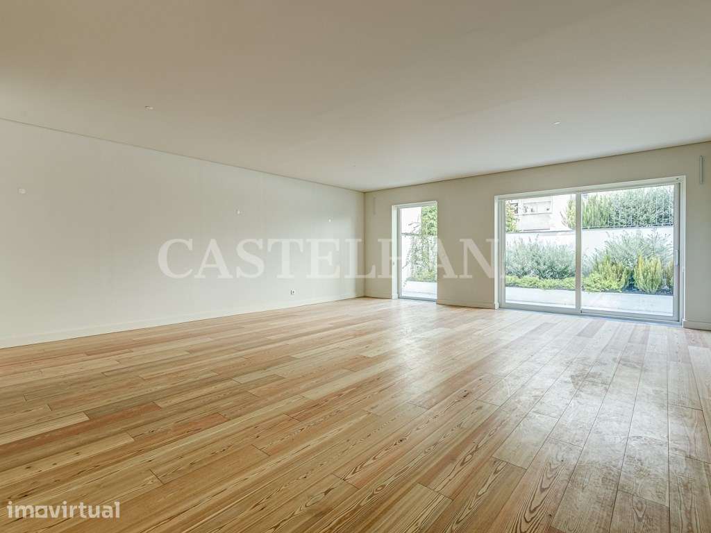 Apartamento T4+1 duplex com logradouro e estacionamento no coração ... - Grande imagem: 4/48