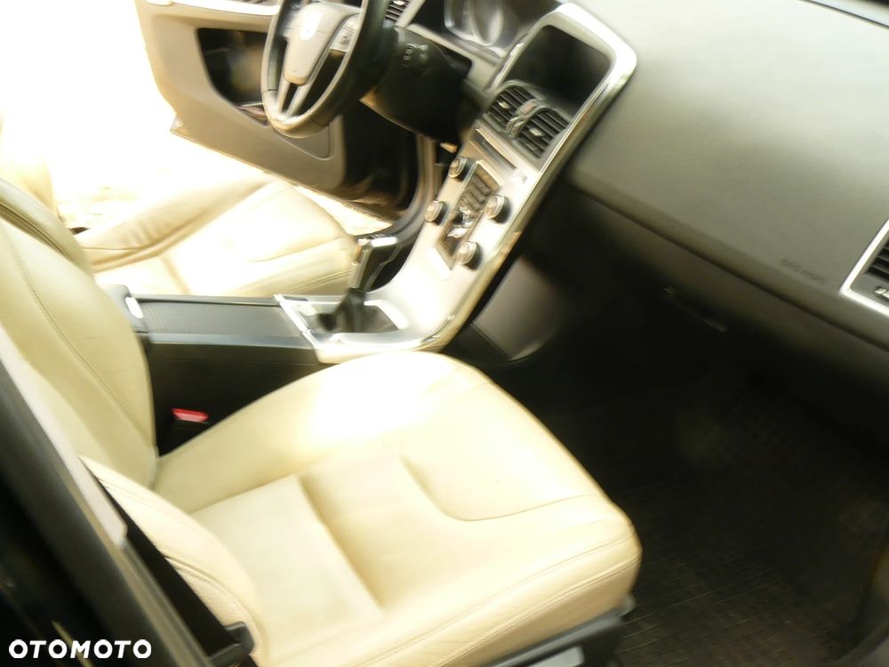 Volvo XC 60 D3 Momentum - 16