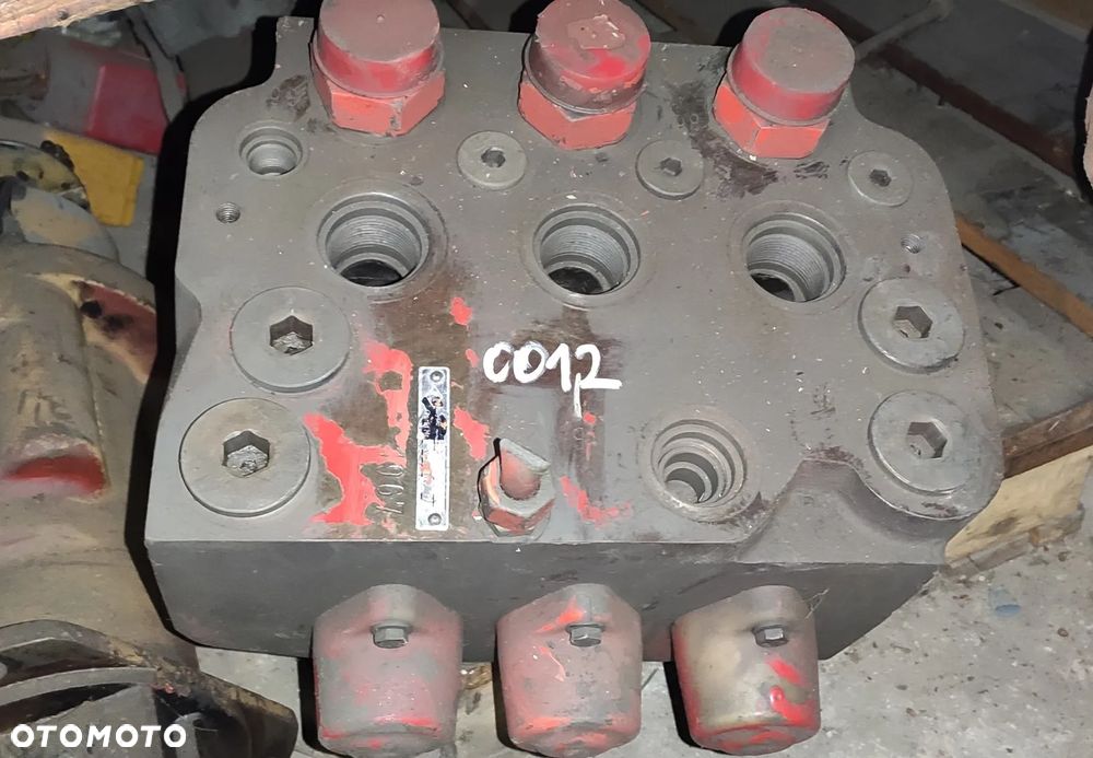 Rozdzielacz O&K 743 722 - 1