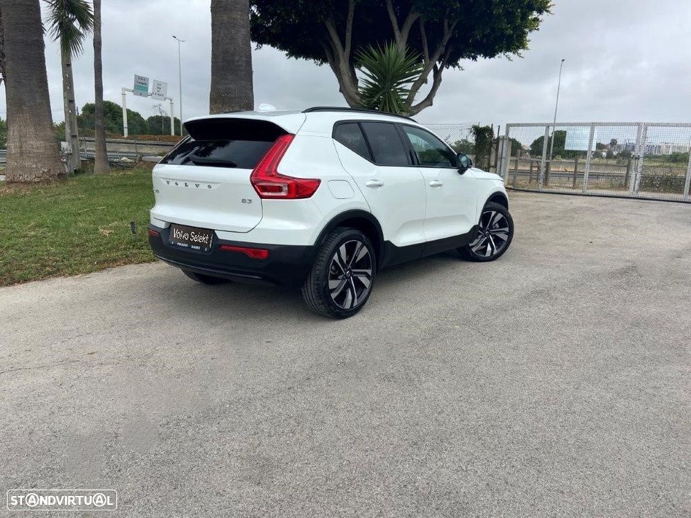 Volvo XC 40 2.0 B3 Plus Dark - 28