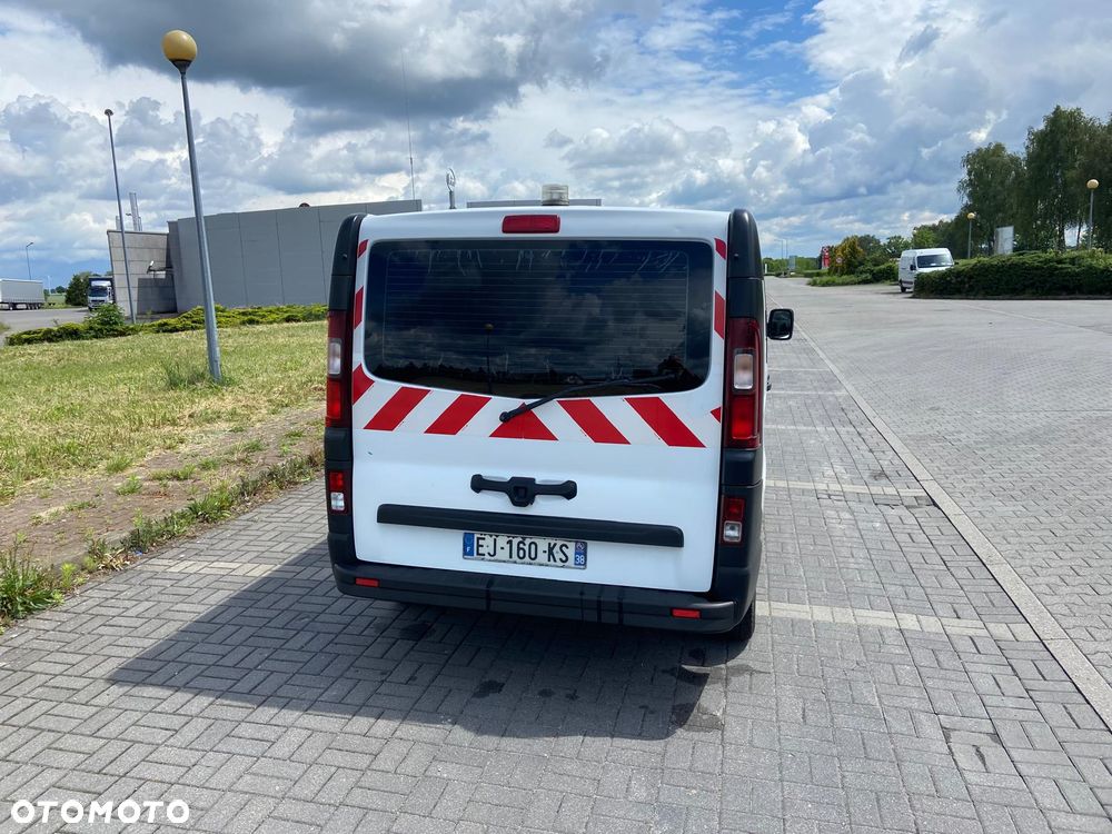 Opel Ambulans Karetka vivaro - 7
