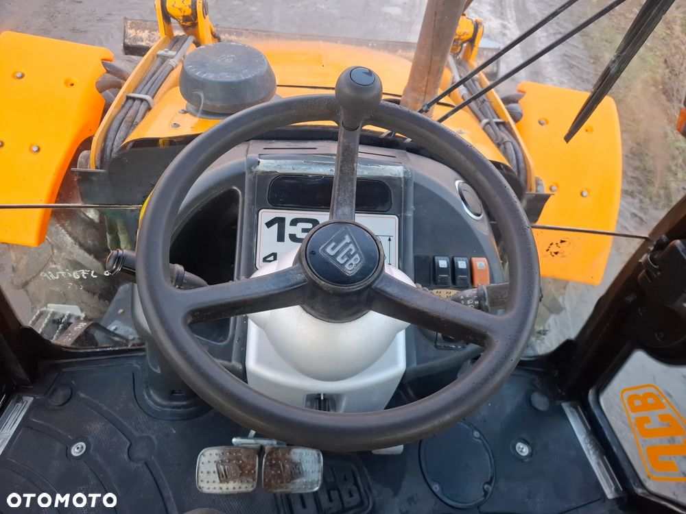 JCB 4CX - 6