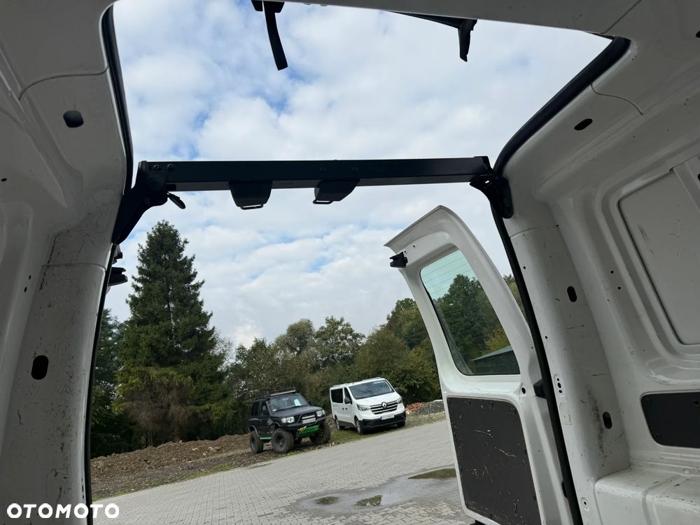 Volkswagen Caddy - 10