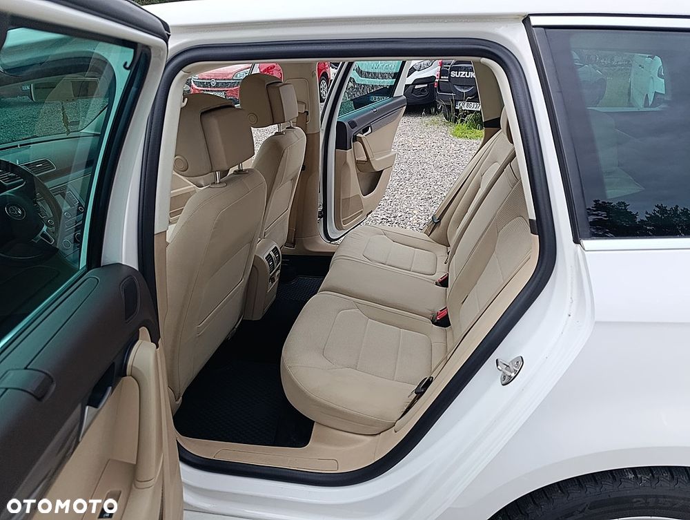 Volkswagen Passat 2.0 TDI Highline - 13