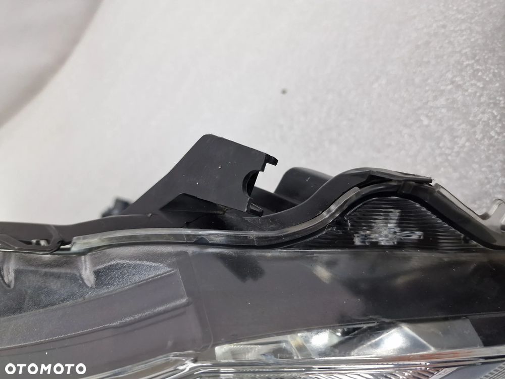 TOYOTA YARIS III 3 LIFT 17- PRAWA LAMPA PRZEDNIA PRZÓD SOCZEWKA , NR AUKCJI LA396 - 4