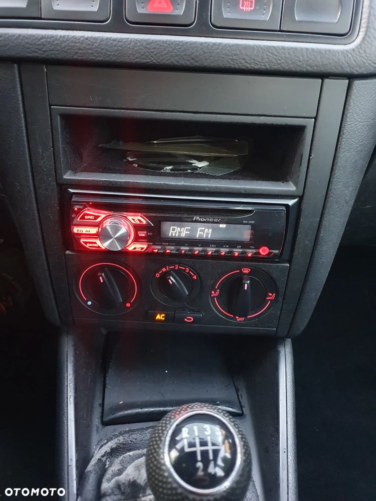 Volkswagen Golf 1.4 Q - 17