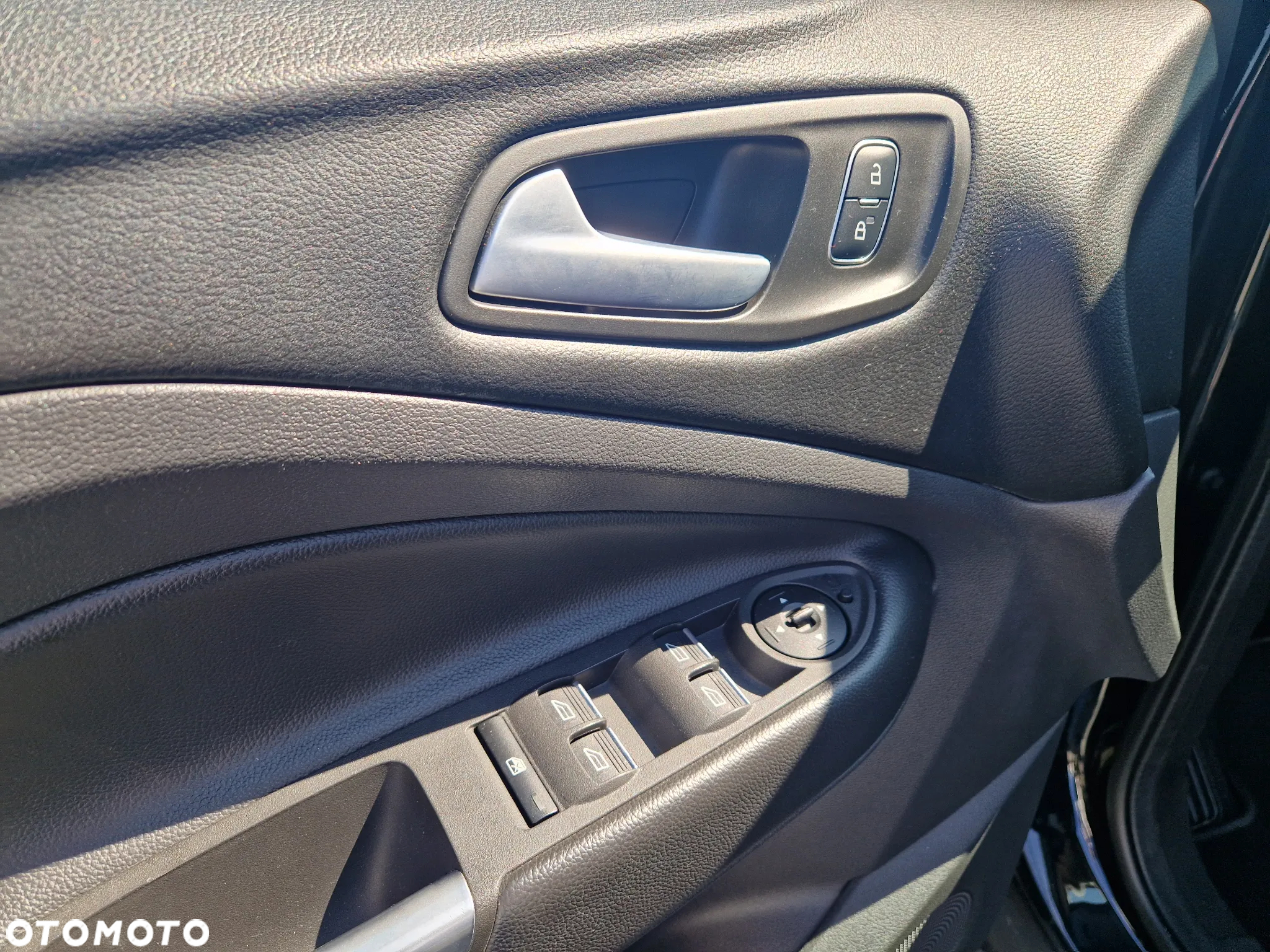 Ford Kuga - 12