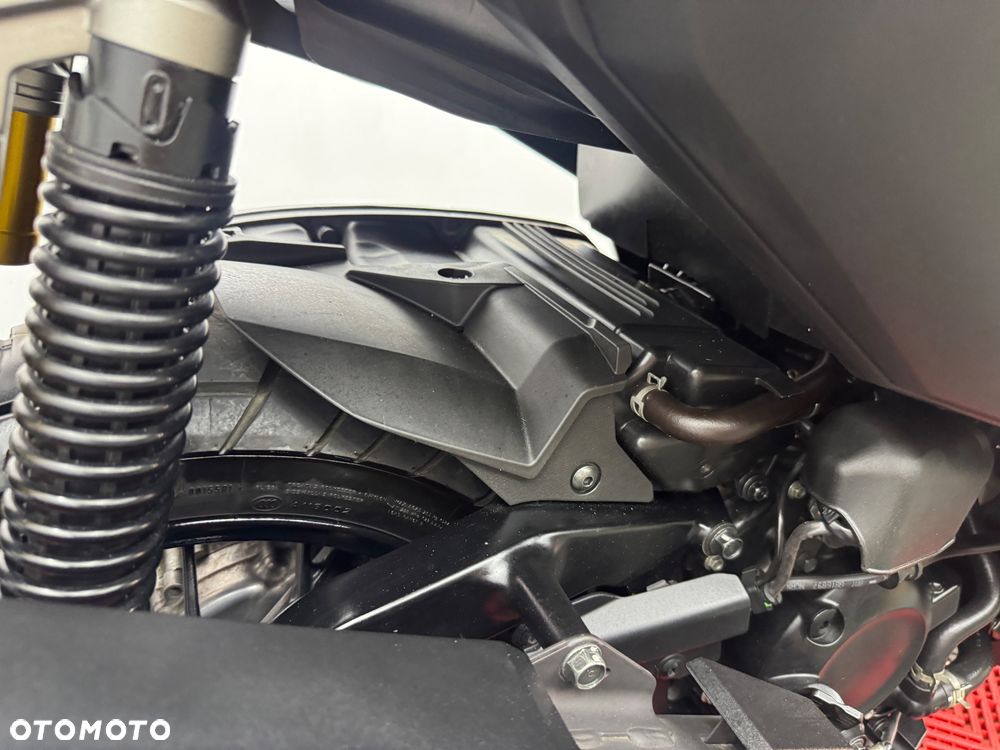 Honda ADV350 - 33