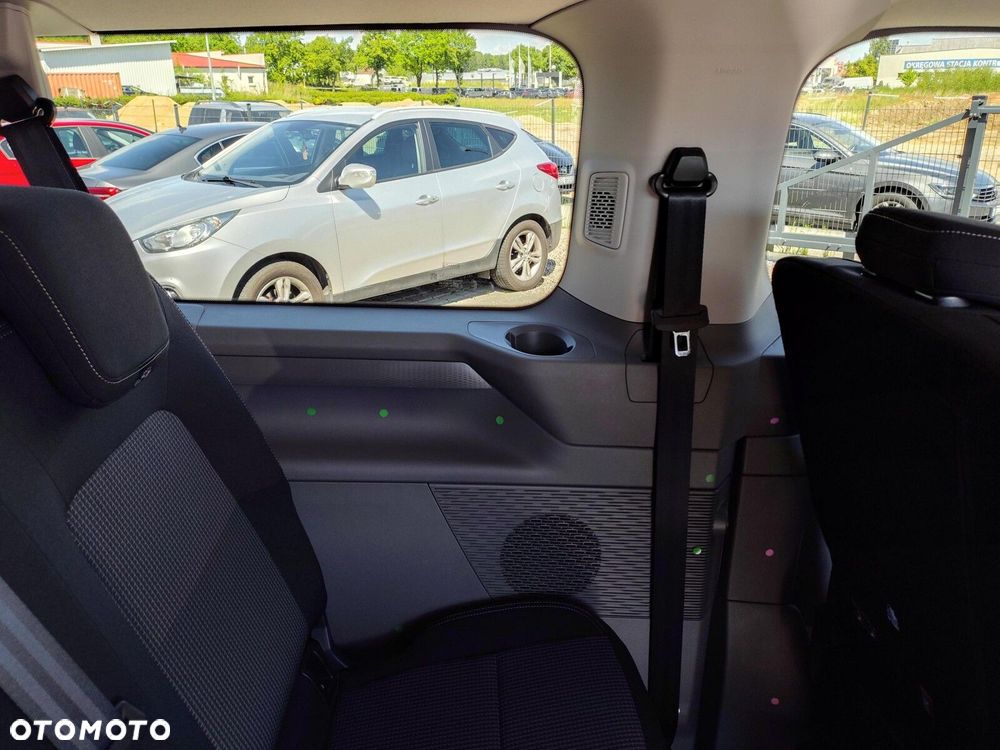 Volkswagen Caravelle 2,0 l TDI 150 KM / skrzynia biegów: 6-biegowa manualna rozstaw osi: 3500 mm - 21