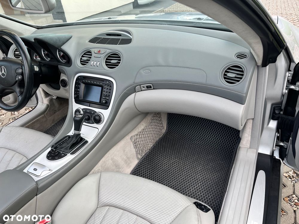 Mercedes-Benz SL 55 AMG - 15