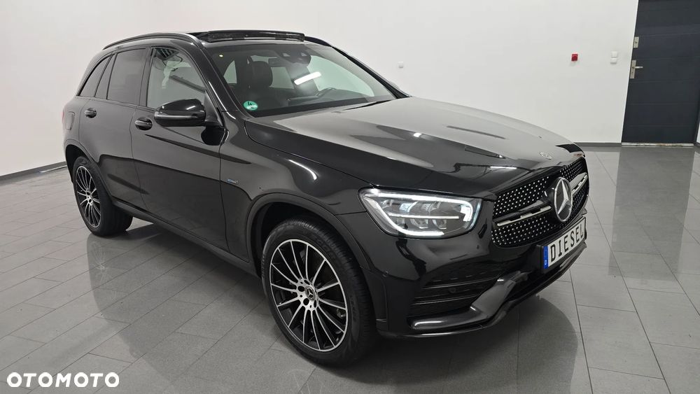 Mercedes-Benz GLC 300 de 4Matic 9G-TRONIC AMG Line Plus - 2
