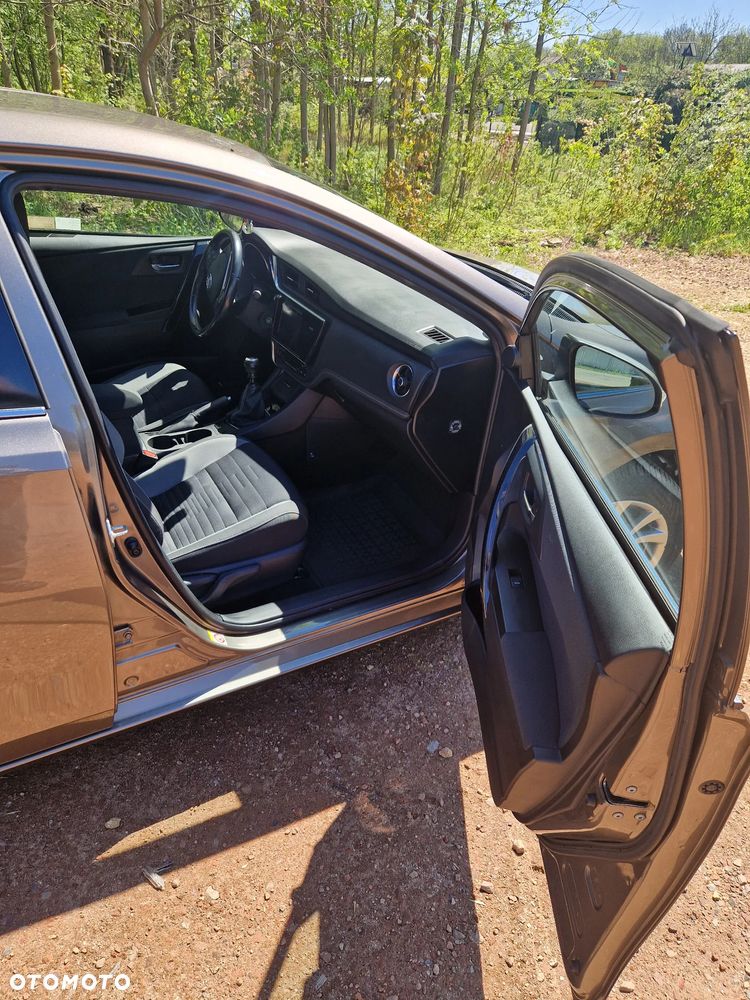 Toyota Auris 1.6 Premium - 7
