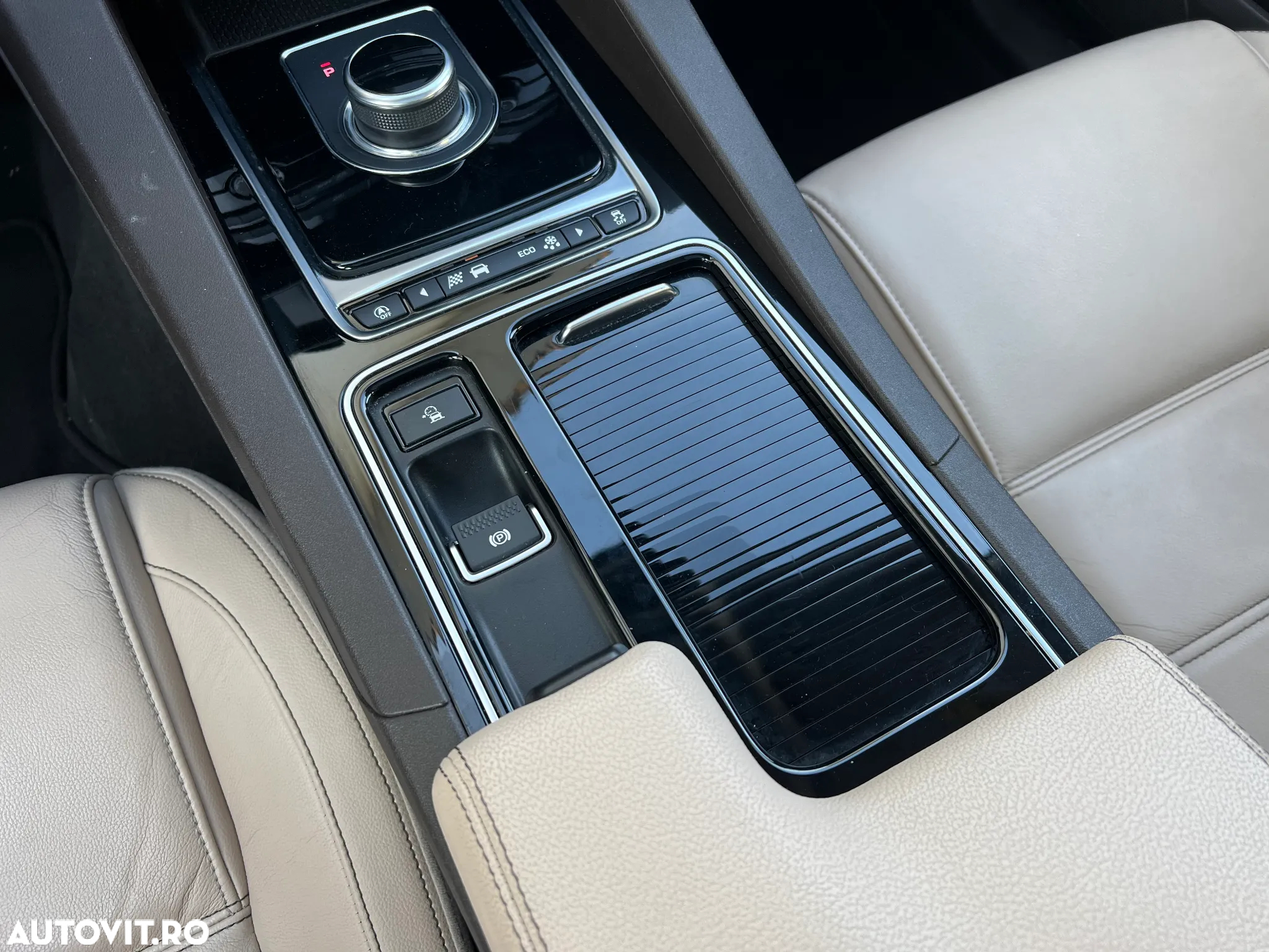 Jaguar F-Pace 20d AWD Aut. Prestige - 12