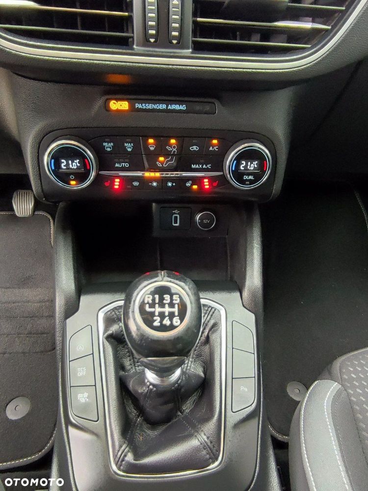 Ford Focus - 23