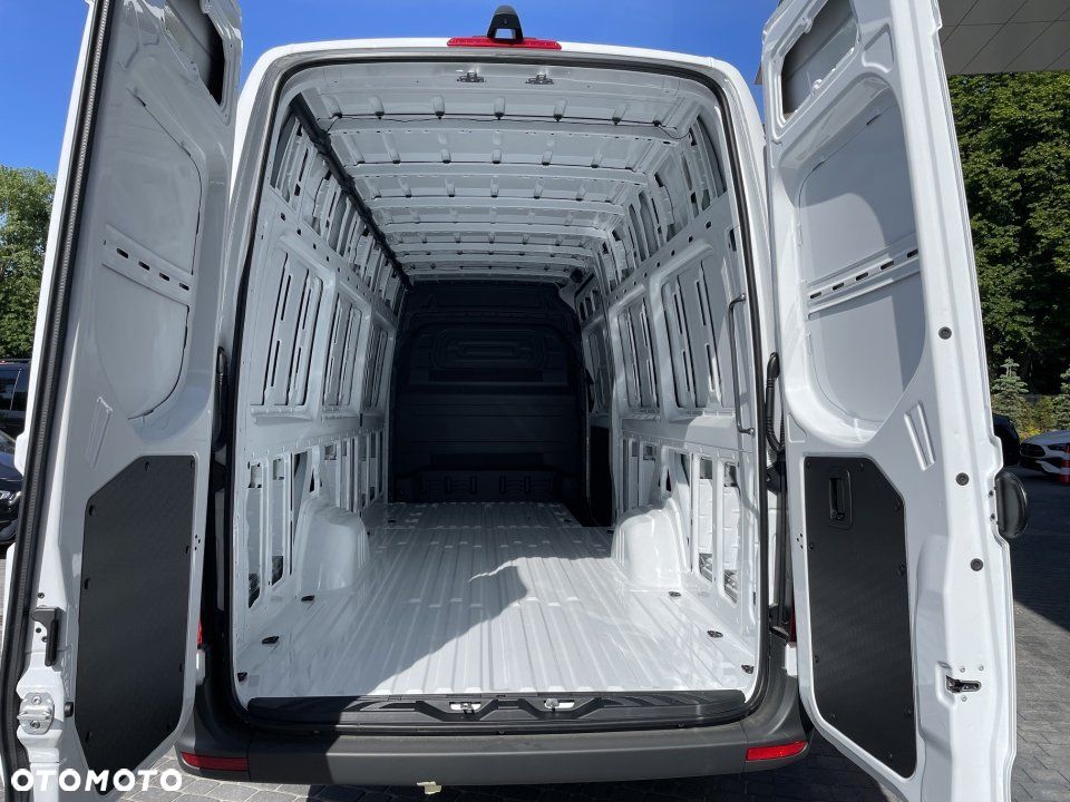 Mercedes-Benz Sprinter - 5