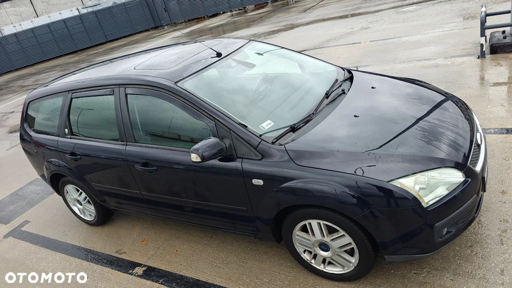 Ford Focus 1.6 Ghia - 17