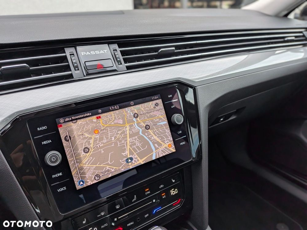 Volkswagen Passat 2.0 TSI Business DSG - 23
