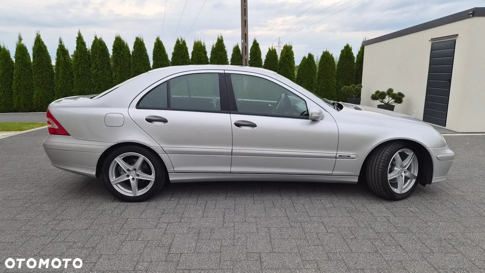 Mercedes-Benz Klasa C 200 Kompressor Classic Sport Edition - 25