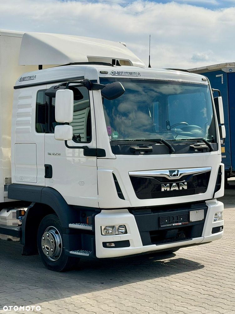 MAN TGL 12.250 / KONTENER / WINDA / 310 TYŚ KM / EURO 6 / SYPIALKA / 5 232 KG ŁADOWNOŚCI / 2018 ROK - 9