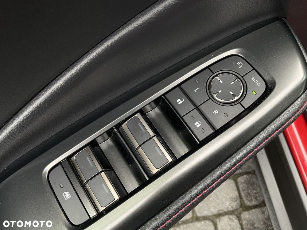 Lexus LBX 1.5 Hybrid Emotion - 17