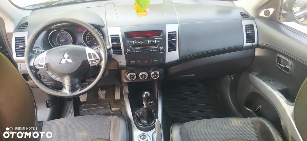 Mitsubishi Outlander 2.0 DI-D 4WD Inform - 16
