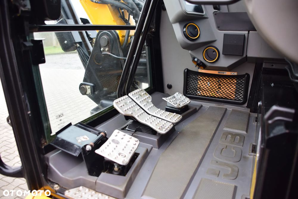 JCB 86C-2 T.A.B. - 20