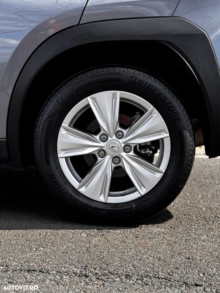 Lexus UX - 29