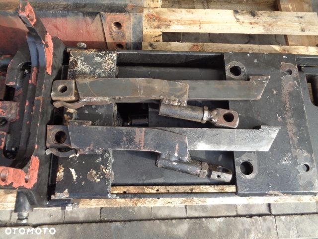Zaczep tylny Hitch dolny hydrauliczny Case MX100C - 2