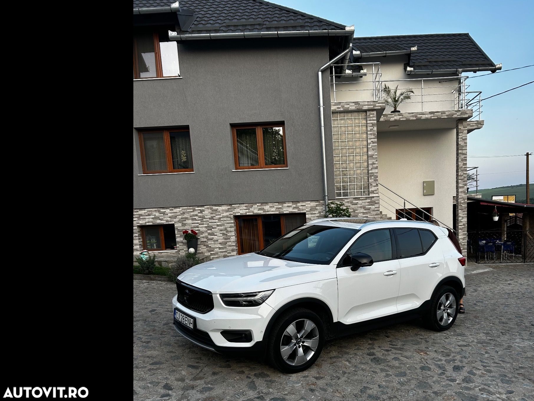 Volvo XC 40 D4 AWD Momentum - 1