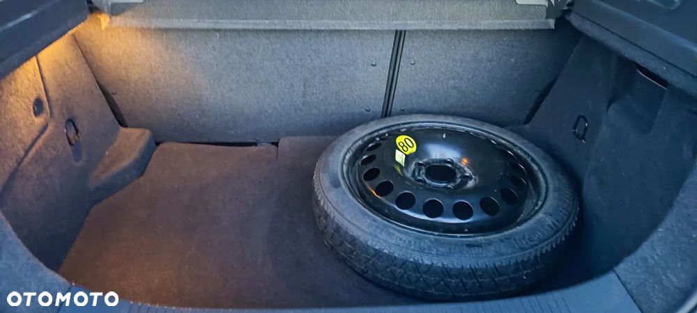 Opel Astra III GTC 1.6 Cosmo - 8