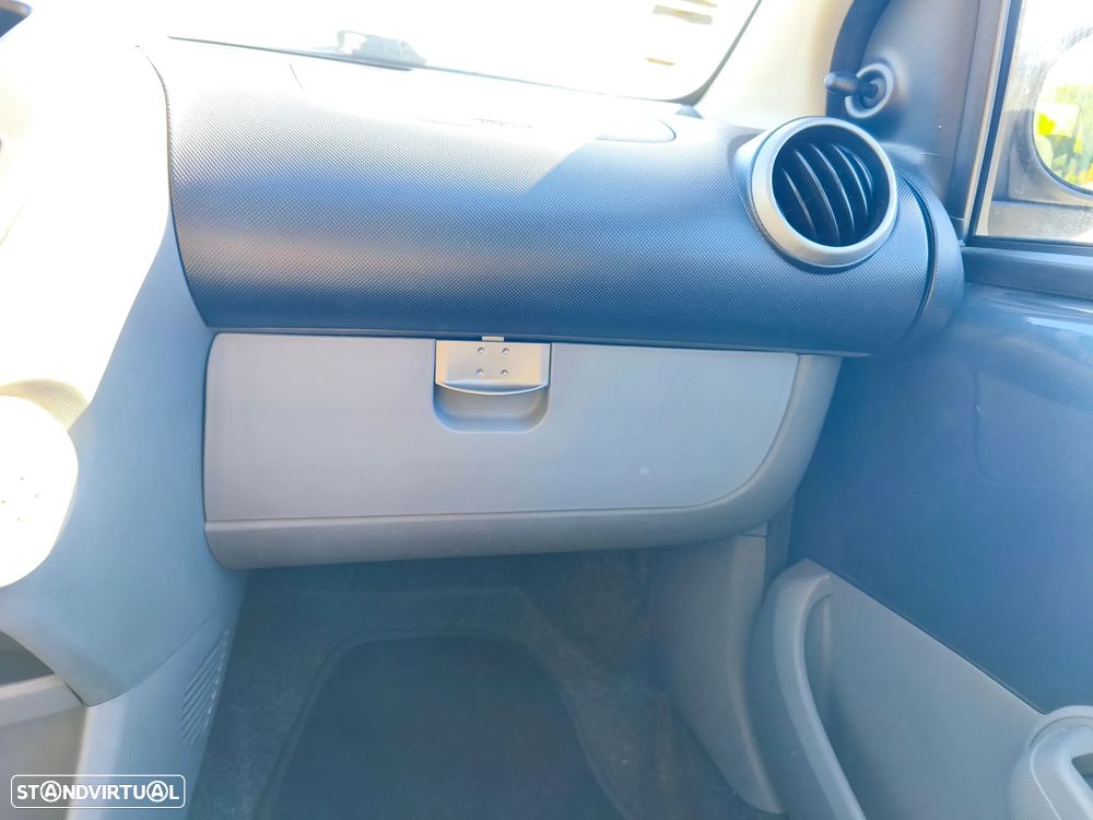 Peugeot 107 1.0 Urban - 11