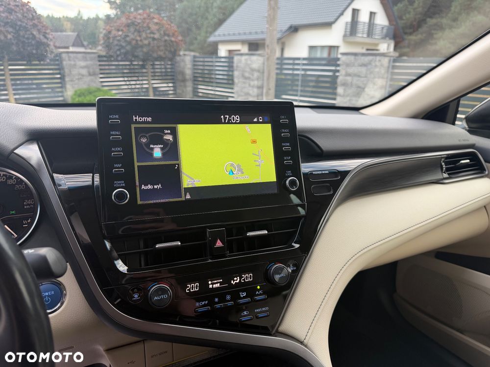 Toyota Camry 2.5 Hybrid Executive CVT - 17