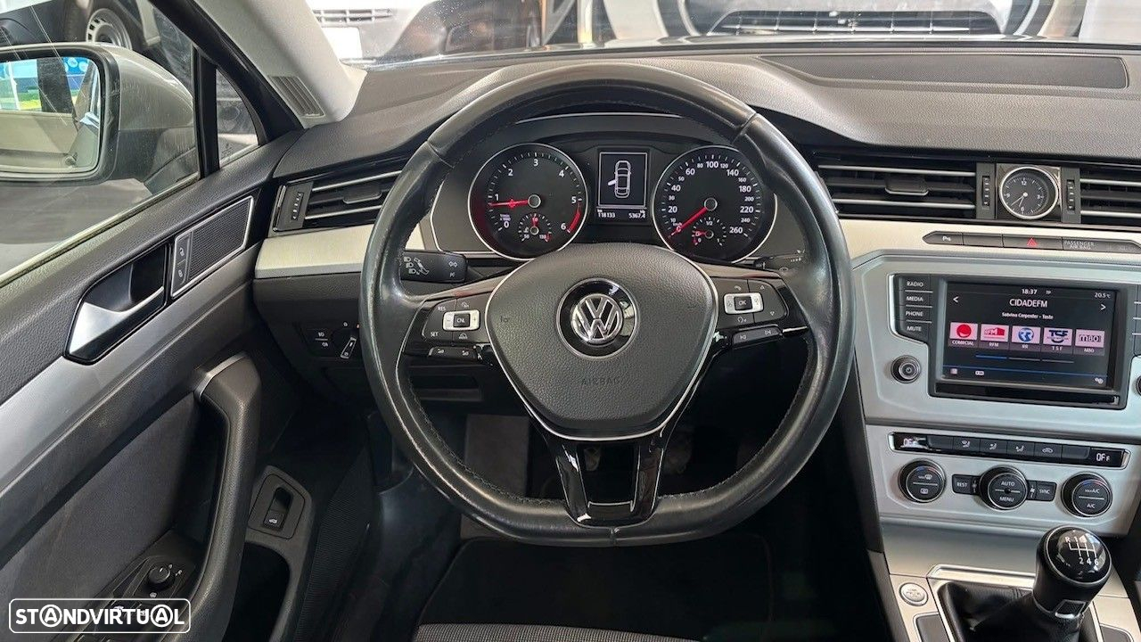 VW Passat 2.0 TDI Confortline - 6