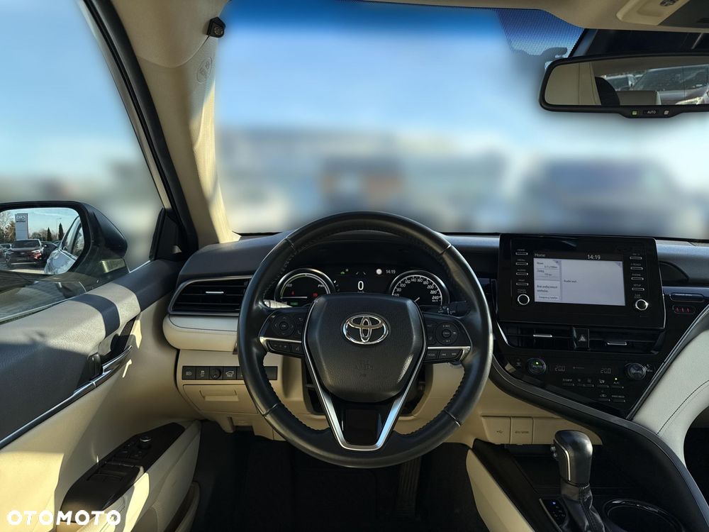 Toyota Camry 2.5 Hybrid Comfort CVT - 12