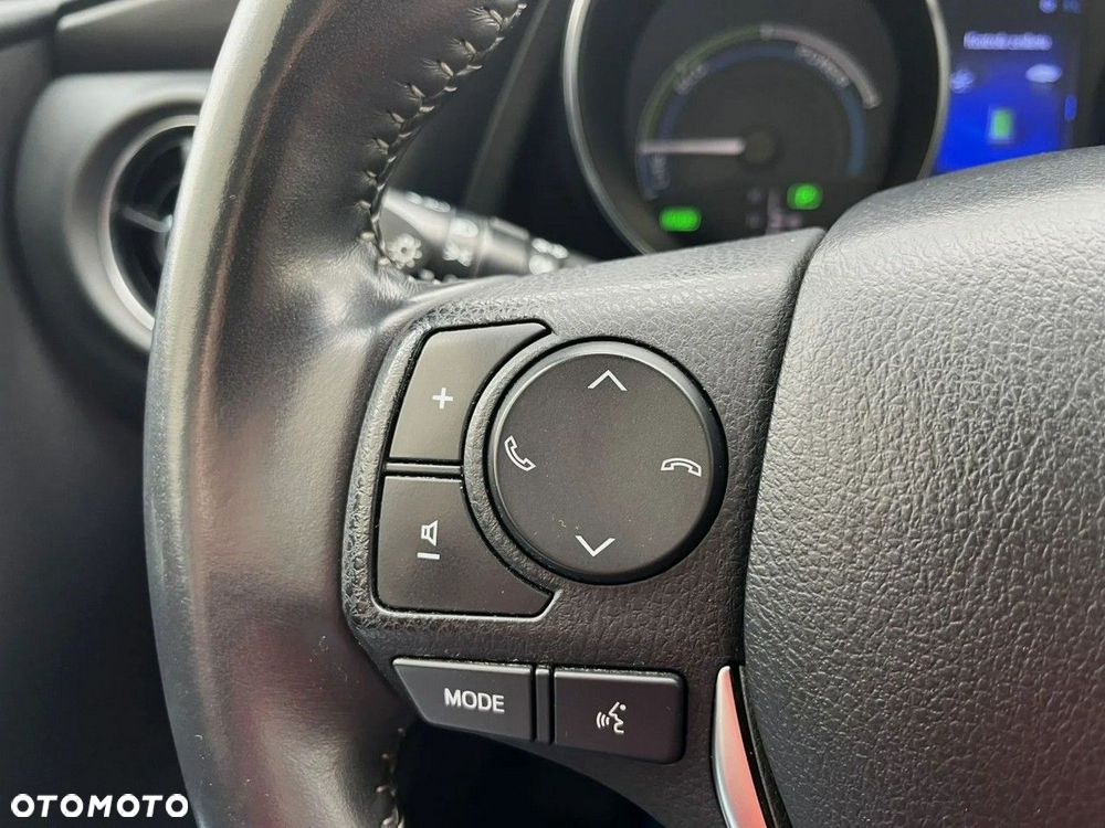 Toyota Auris - 16