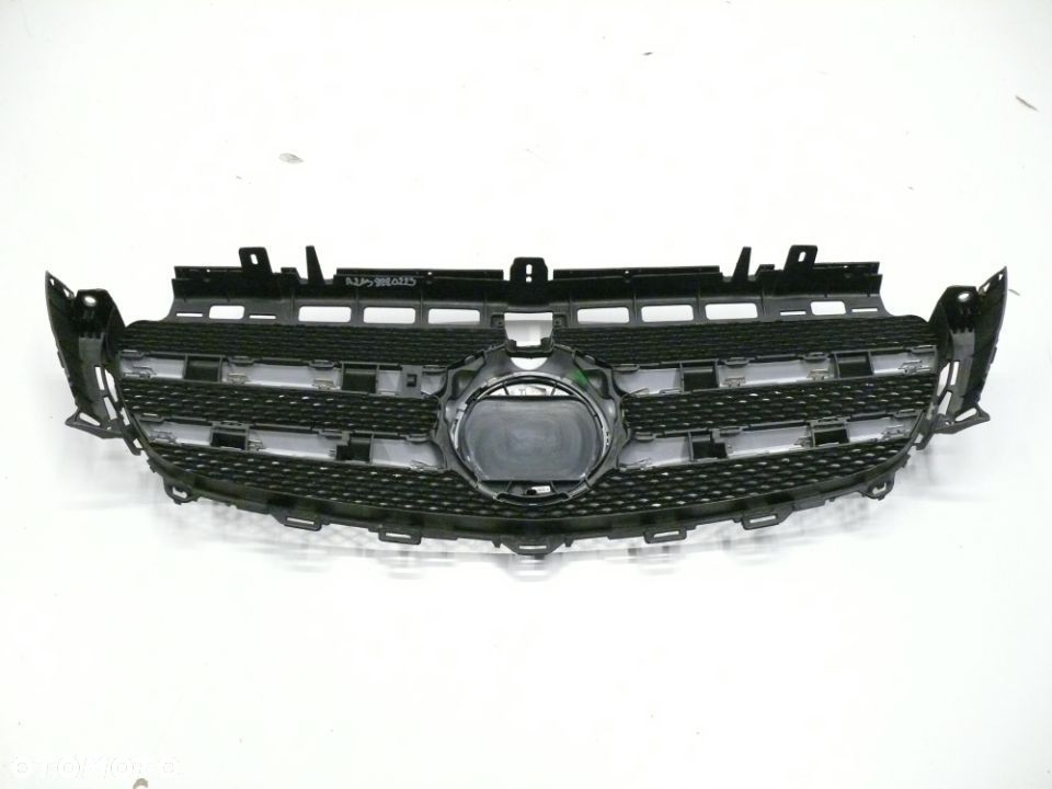 ATRAPA GRILL MERCEDES E-KLASA W213 DISTRONIC - 2