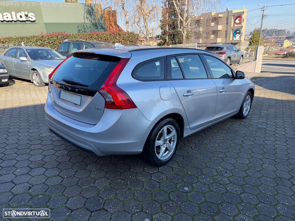 Volvo V60 D2 Momentum - 5