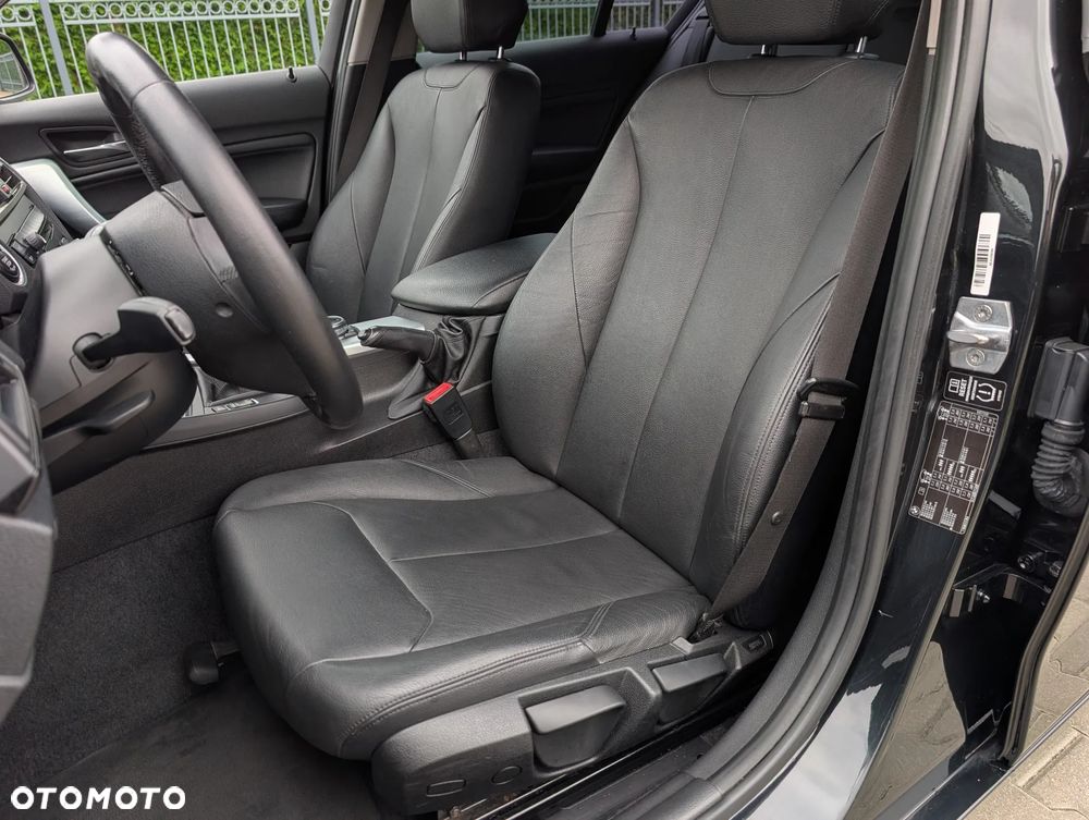 BMW Seria 1 116i - 22