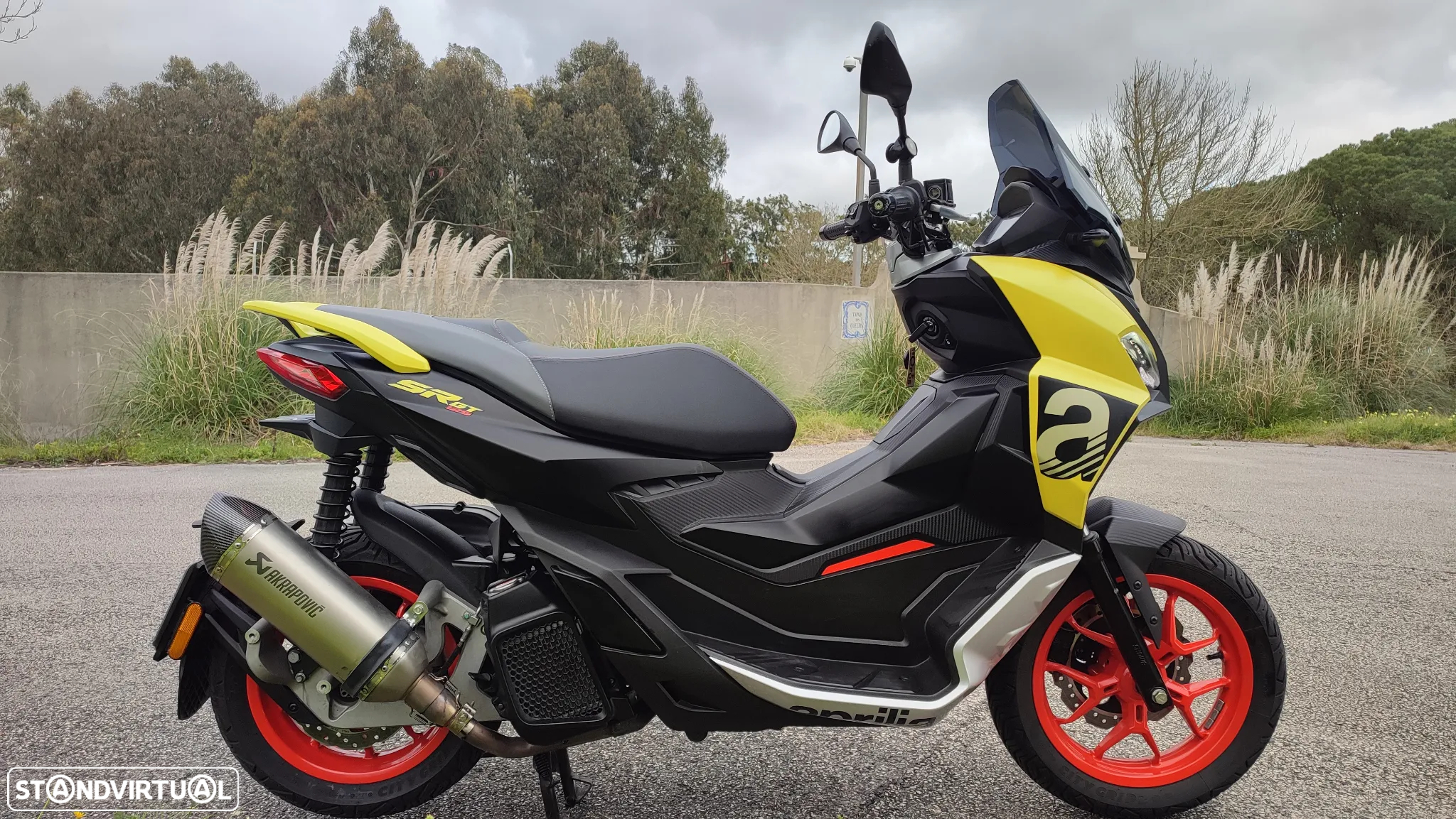 Aprilia SR SR GT - 7