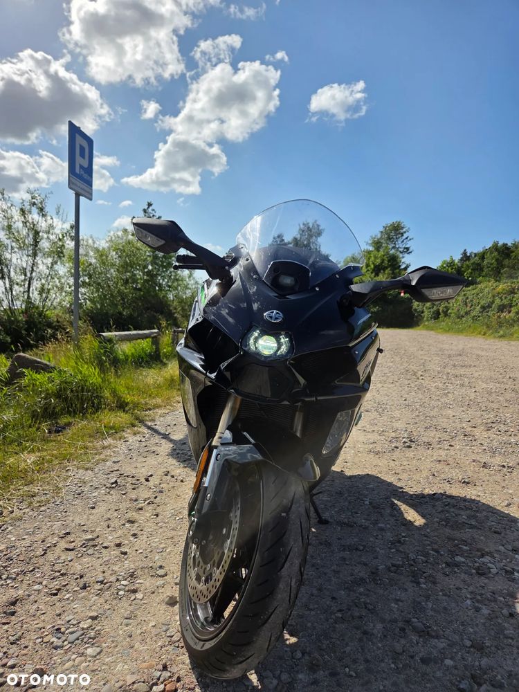 Kawasaki Ninja H2 SX - 3