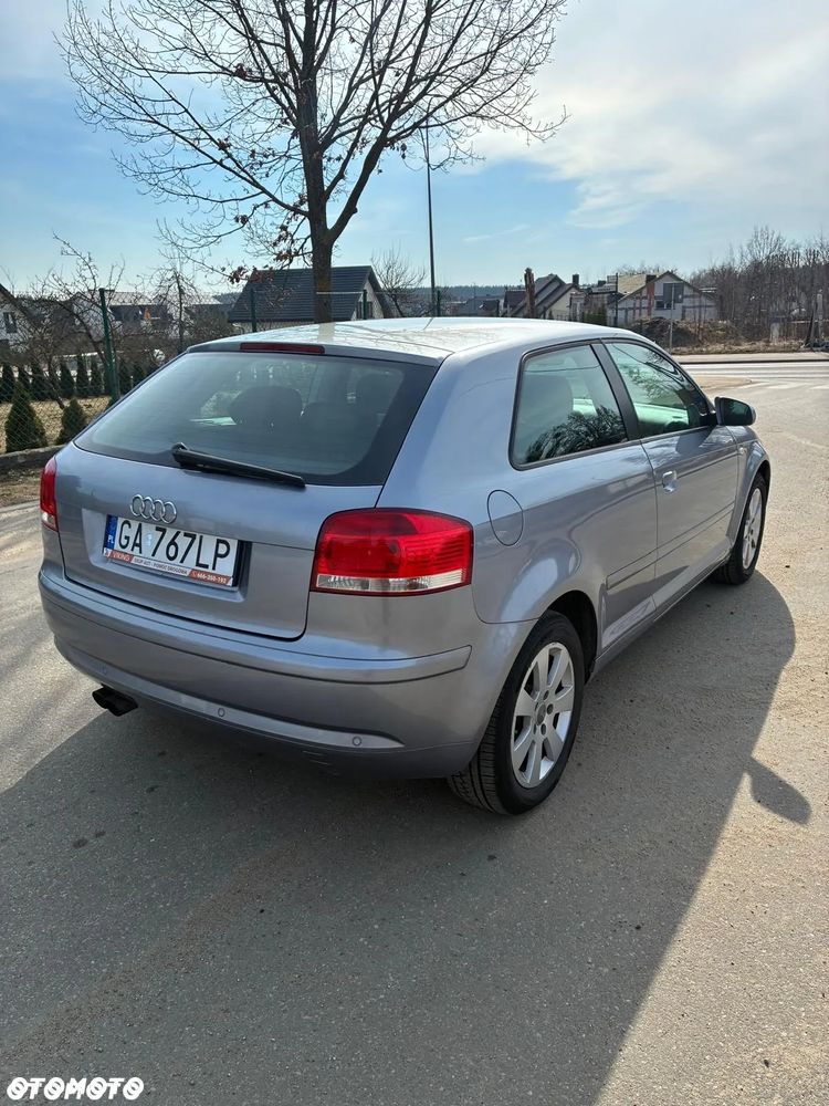 Audi A3 3-drzwiowe 2.0 FSI Ambition - 9