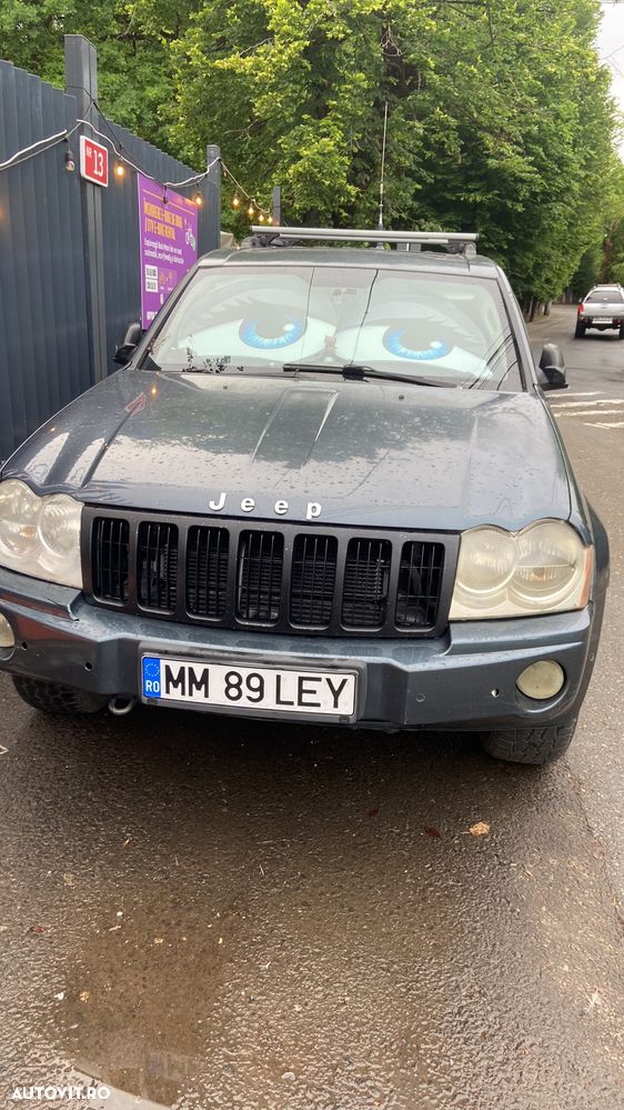 Jeep Grand Cherokee - 11