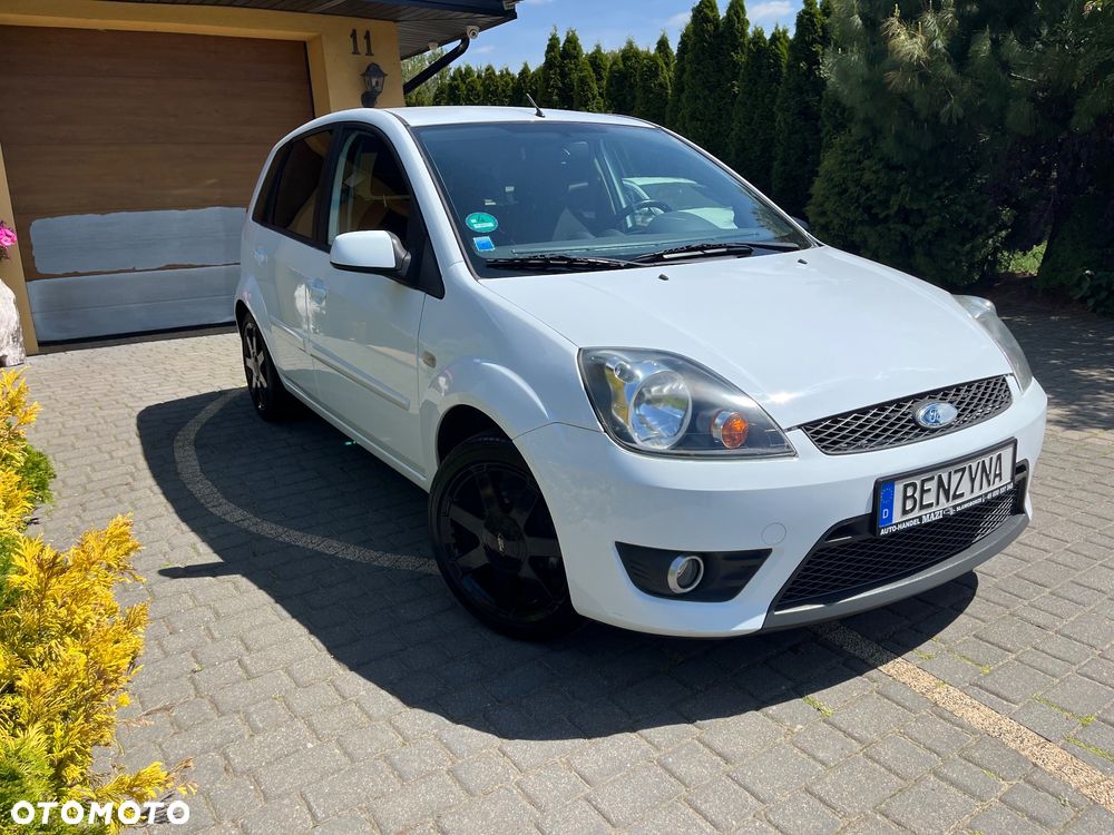 Ford Fiesta 1.4 Ambiente - 2