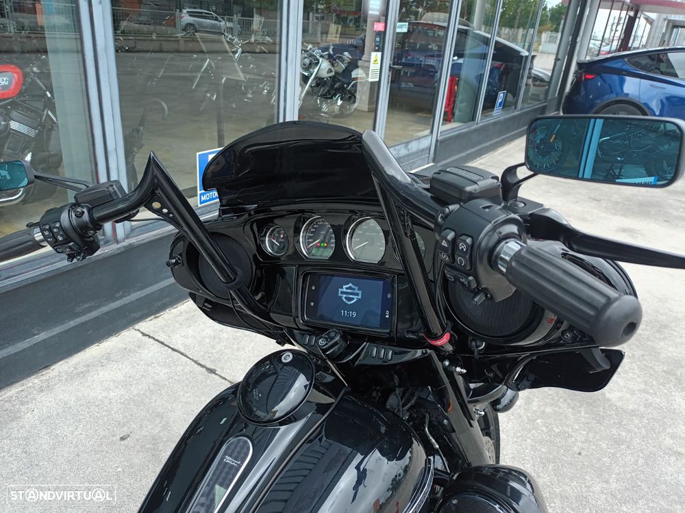 Harley-Davidson FLHXS Street Glide Special - 18