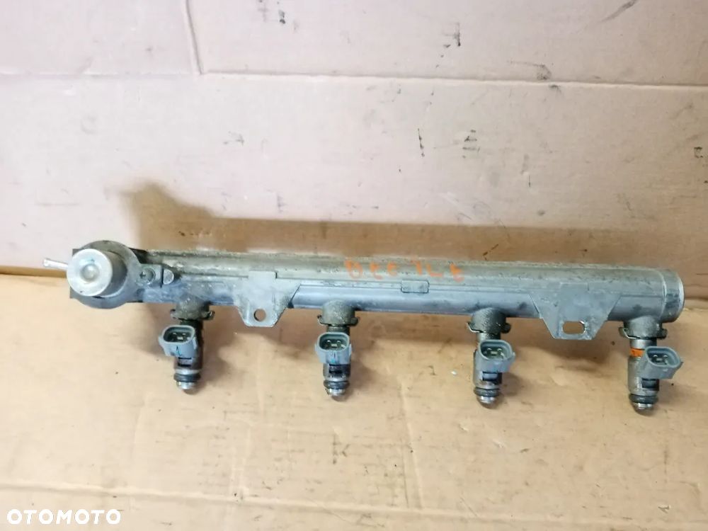 Listwa wtryskowa wtryski VW New Beetle 1.4 16V 036133319AA - 3